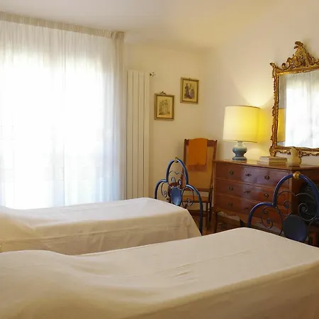 With 2 Bedrooms In Viareggio, With Balcony And Wifi - 300 M * Viareggio