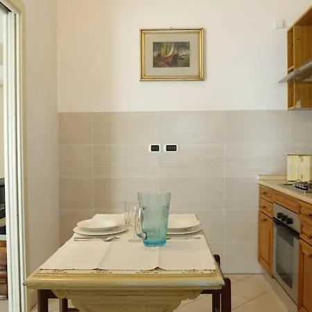 With 2 Bedrooms In Viareggio, With Balcony And Wifi - 300 M Viareggio